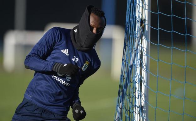 Owusu, durante un entrenamiento. Owusu, durante un entrenamiento.