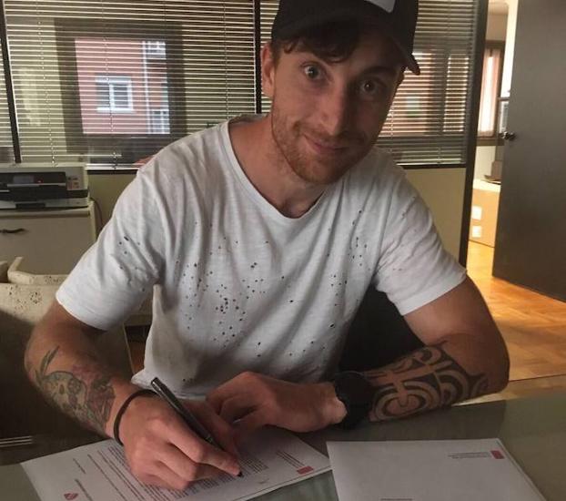Amorebieta firma un precontrato con el Independiente de Avellaneda