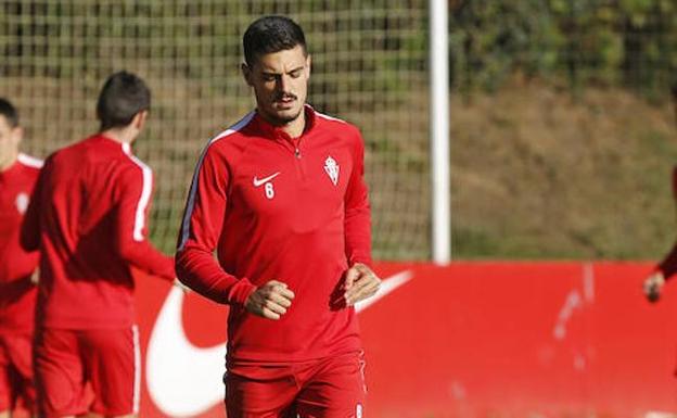 Sergio Álvarez, durante uno de sus últimos entrenamientos con el grupo. /ARNALDO GARCÍA