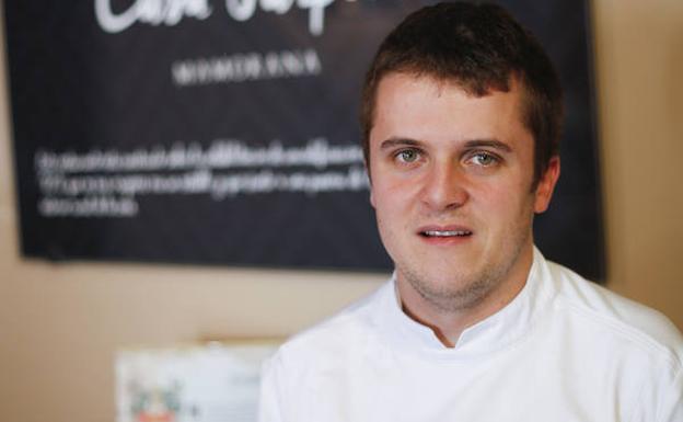 Javier Álvarez Farpón, en su restaurante.