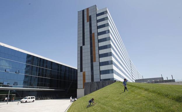 Edificio principal del HUCA .