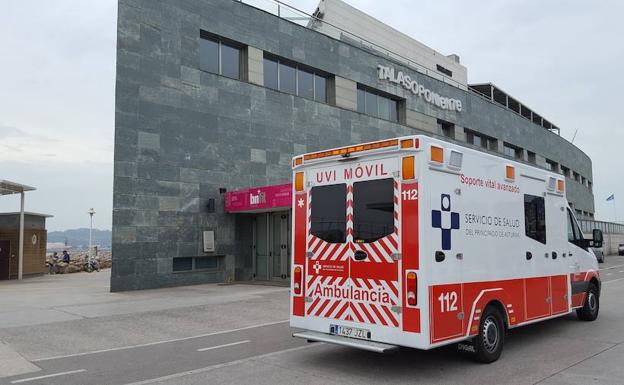 La ambulancia que trasladó al afectado.