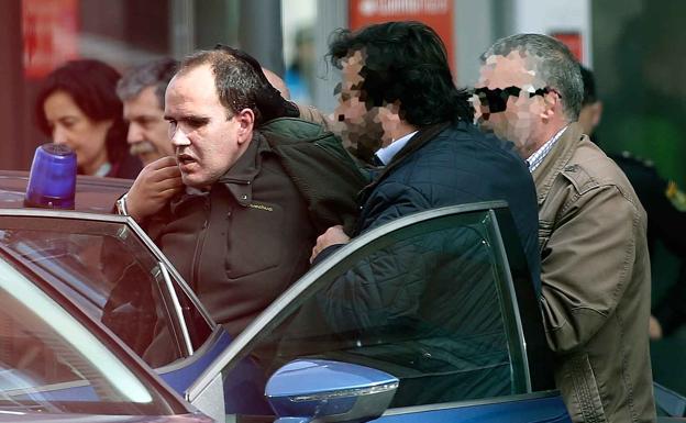 El presunto atracador, en el momento de su detención.