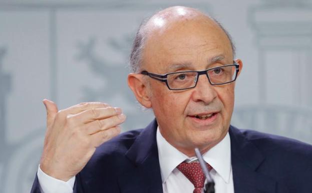 Cristóbal Montoro, ministro de Hacienda./Ángel Díaz (Efe)