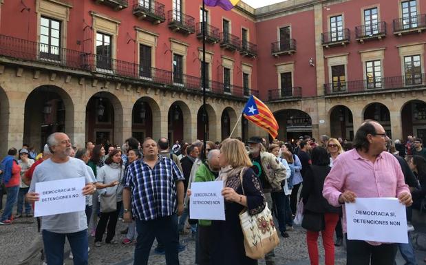 Concentración en la plaza Mayor de Gijón.