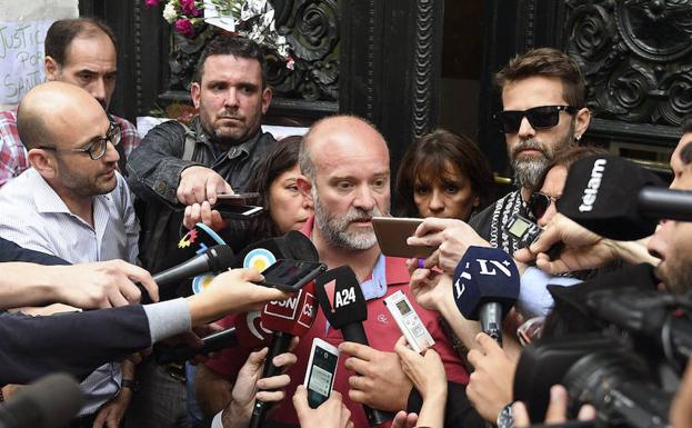 Sergio Maldonado habla con la prensa. /Ramiro Gómez (Afp)