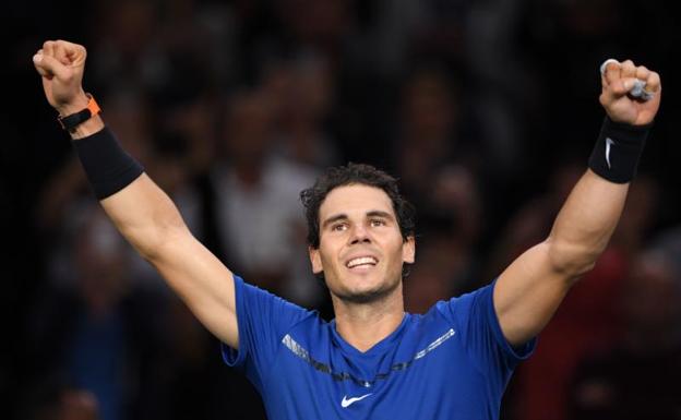 Rafa Nadal celebra su primera victoria en París y el número uno del mundo. /AFP