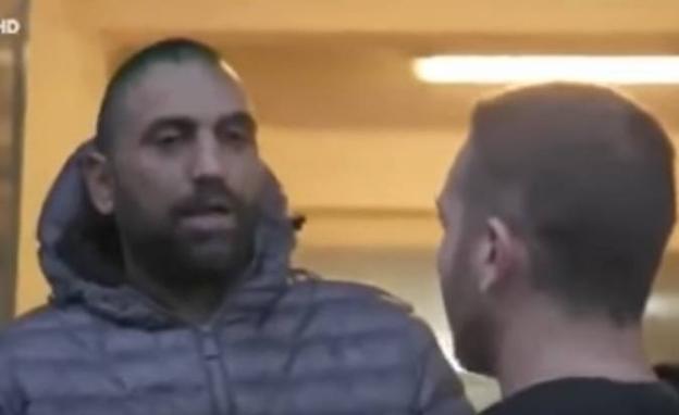 El brutal cabezazo de un mafioso italiano a un reportero