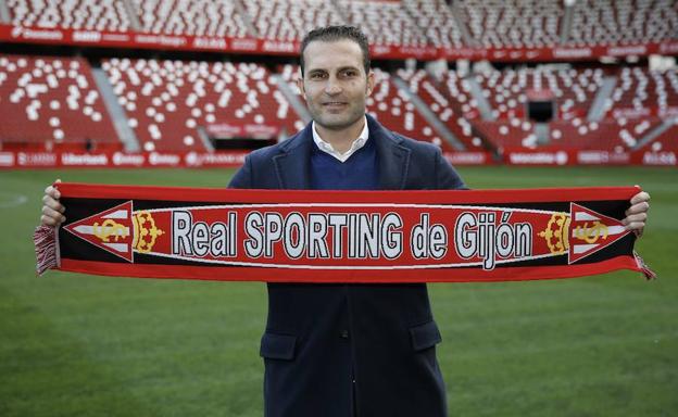 Rubén Baraja, en El Molinón. /DAMIÁN ARIENZA