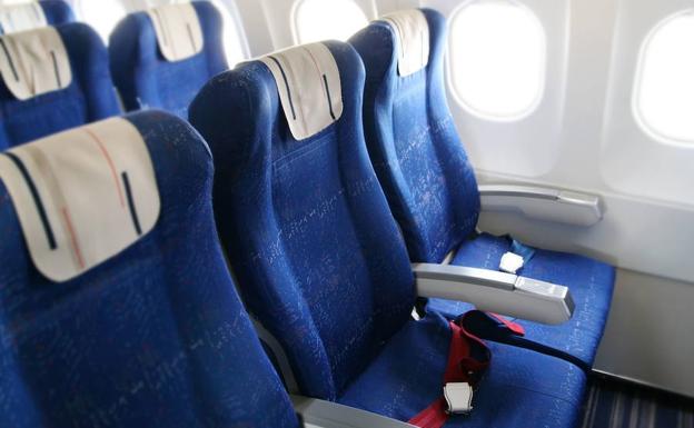 Estos son los lugares del avión con más gérmenes