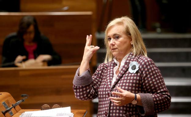 Mercedes Fernández, en la Junta General del Principado. /ÁLEX PIÑA
