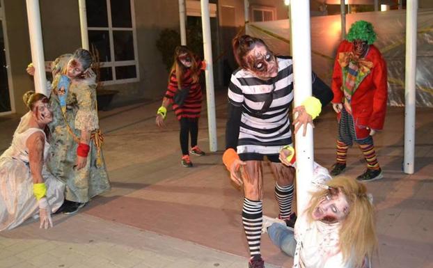 Los zombies invadirán mañana Gijón. /