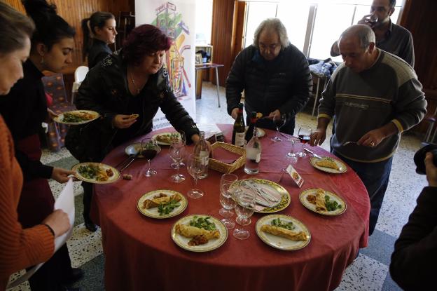 Casa Nando, en el arranque de la cita gastronómica. :: J. C. ROMÁN/