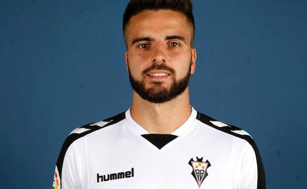 El ovetense, con la camiseta del Albacete.