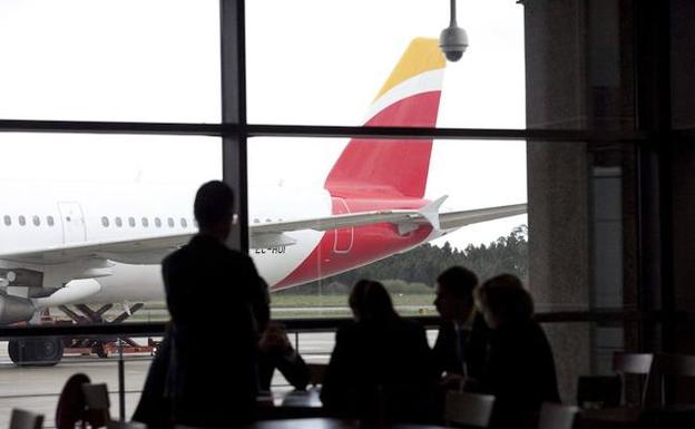 Iberia destaca su puntualidad en el aeropuerto de Asturias Iberia destaca su puntualidad en el aeropuerto de Asturias