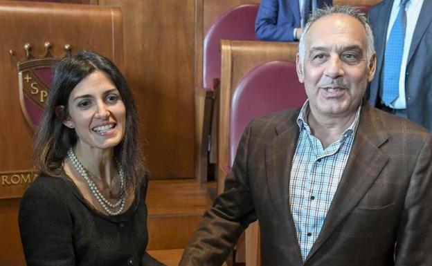 El presidente de la Roma pagará una multa por bañarse en un lugar con valor histórico El presidente de la Roma pagará una multa por bañarse en un lugar con valor histórico