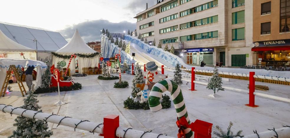 El Encendido De Luces La Pista De Hielo Y El Mercadillo De Bego A