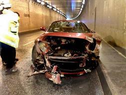 Imagen del vehículo tras sufrir el accidente. / Manchester Evening News/