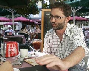 SOLIDARIO. Rafa Cofiño presenta mañana su libro en el Antiguo Instituto Jovellanos. / JOAQUÍN PAÑEDA/