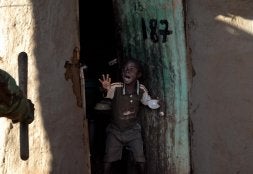 Fotografía de Walter Astrada, tras el conflicto post-electoral de Kenia. /W. ASTRADA/
