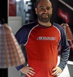 Nacho Álvarez en su joyería. / M. R./