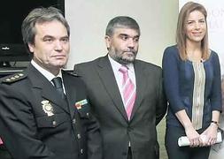 Francisco López Canedo, Jacinto Braña, Eva Illán, Cristina Fernández y Luis Martín Pindado, ayer, en la Escuela de Enfermería. :: LUIS SEVILLA/