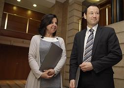 María Jesús Álvarez y Guillermo Martínez, tras la rueda de prensa posterior al Consejo de Gobierno. :: M. ROJAS/