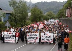 Cientos de personas marchan contra la «privatización» de servicios en el Álvarez-Buylla