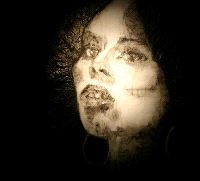 Retrata a hombres y mujeres siempre con un halo de misterio. /E. C./