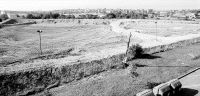 VERTEDERO. La balsa de decantación está emplazada en una finca propiedad del Principado y tiene un perímetro irregular de 28.000 metros cuadrados. / LUIS SEVILLA/
