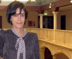 Ana Pérez Valdés, en Tineo, su tierra natal, tras desfilar en Cibeles. / AZCÁRATE/