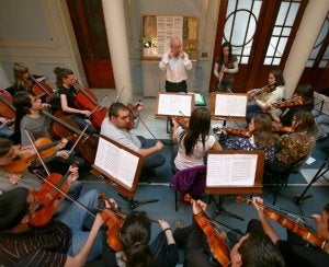 El Conservatorio Municipal de Avilés pasó a denominarse, en 1992, Julián Orbón. / TANIA/