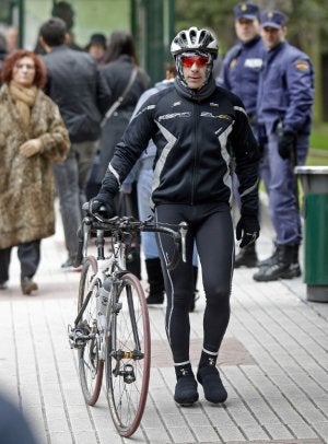 Un ciclista por el centro. ::
MARIO ROJAS/