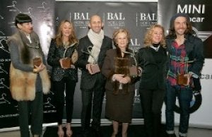 Premiados. De izquierda a derecha Lucía Cordeiro, Carmen Iglesia, Modesto Lomba, Maruja y Ana Valtueña, y Juan Luis Suárez. ::
PAÑEDA/