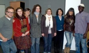 Wojtek Jarosz, Alba Alonso, Vane Moreno, Violeta Morán, Ana González, Flor Gutiérrez, Emma y Ndiaga Diagne, participantes del proyecto 'Europa Aquí'./