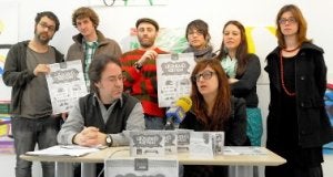 SOS Cultura se reunió ayer en la galería de Lola Orato. ::
JESÚS DÍAZ/