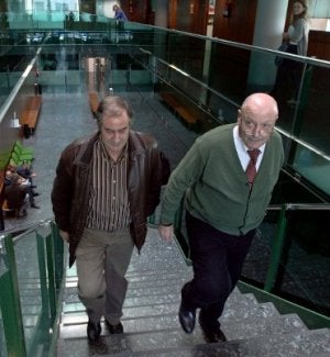 Maximino Suárez y Eladio López Caleffa, en los juzgados. ::
PIÑA/