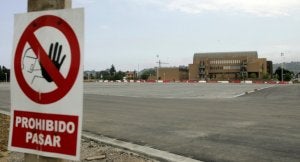 La parcela urbanizada, con la Escuela de Marina Civil al fondo, tiene una superficie de 54.300 metros cuadrados. :: PALOMA UCHA/