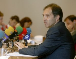 Gabriel Bernal, durante su comparecencia de ayer en el Palacio de Justicia de Oviedo. ::
MARIO ROJAS/