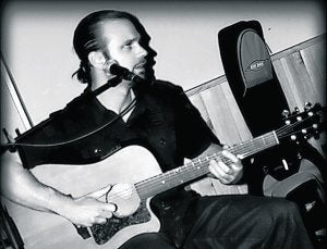 Imagen de archivo de Erik La Chapelle actuando en directo.. ::
LVA/