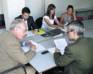 El nuevo Patronato, reunido ayer en Oviedo. ::
MARIO ROJAS/