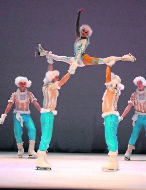 Un momento del espectáculo del Circo de hielo de Moscú. ::
J. D./
