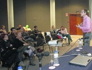 Guillermo Basauri, durante su conferencia. ::
BILBAO/