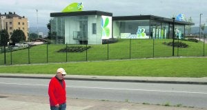 Las oficinas comerciales de Ecojove en El Cerillero, que incluyen un piso piloto, han sido cerradas. :: LUIS SEVILLA/
