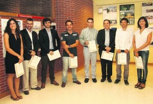 Por la izquierda, Izaskun Bilbao, Miguel Rubio, Ricardo Francisco González, Alberto Pando, Javier Vizoso, José Antonio Pérez, Carlos Bermúdez y Diana Hernando, arquitectos ganadores. ::
P. CITOULA/