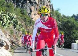 Dani Navarro, en un entrenamiento con el Cofidis. :: E. C./