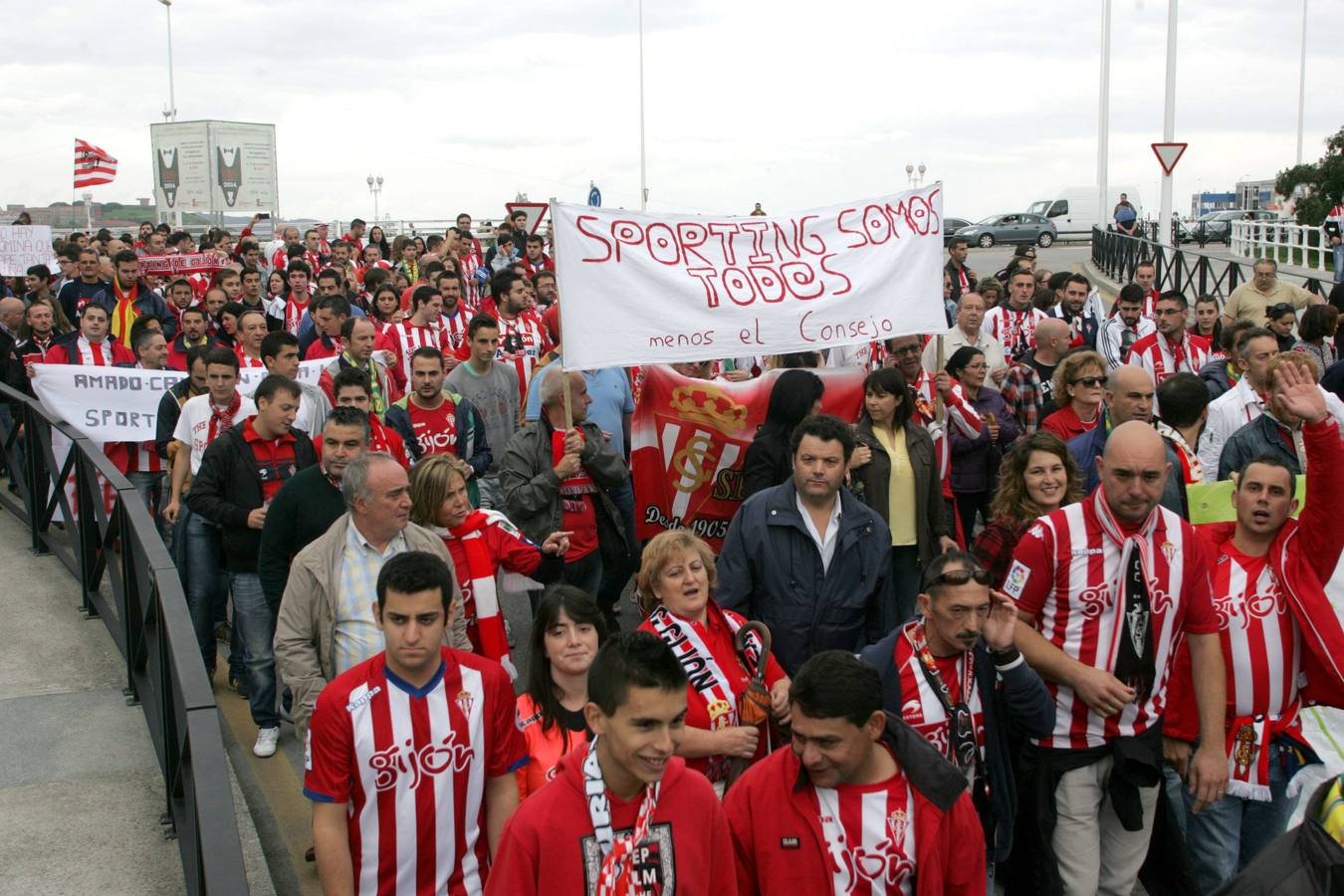 Protesta rojiblanca por la gestión del Sporting