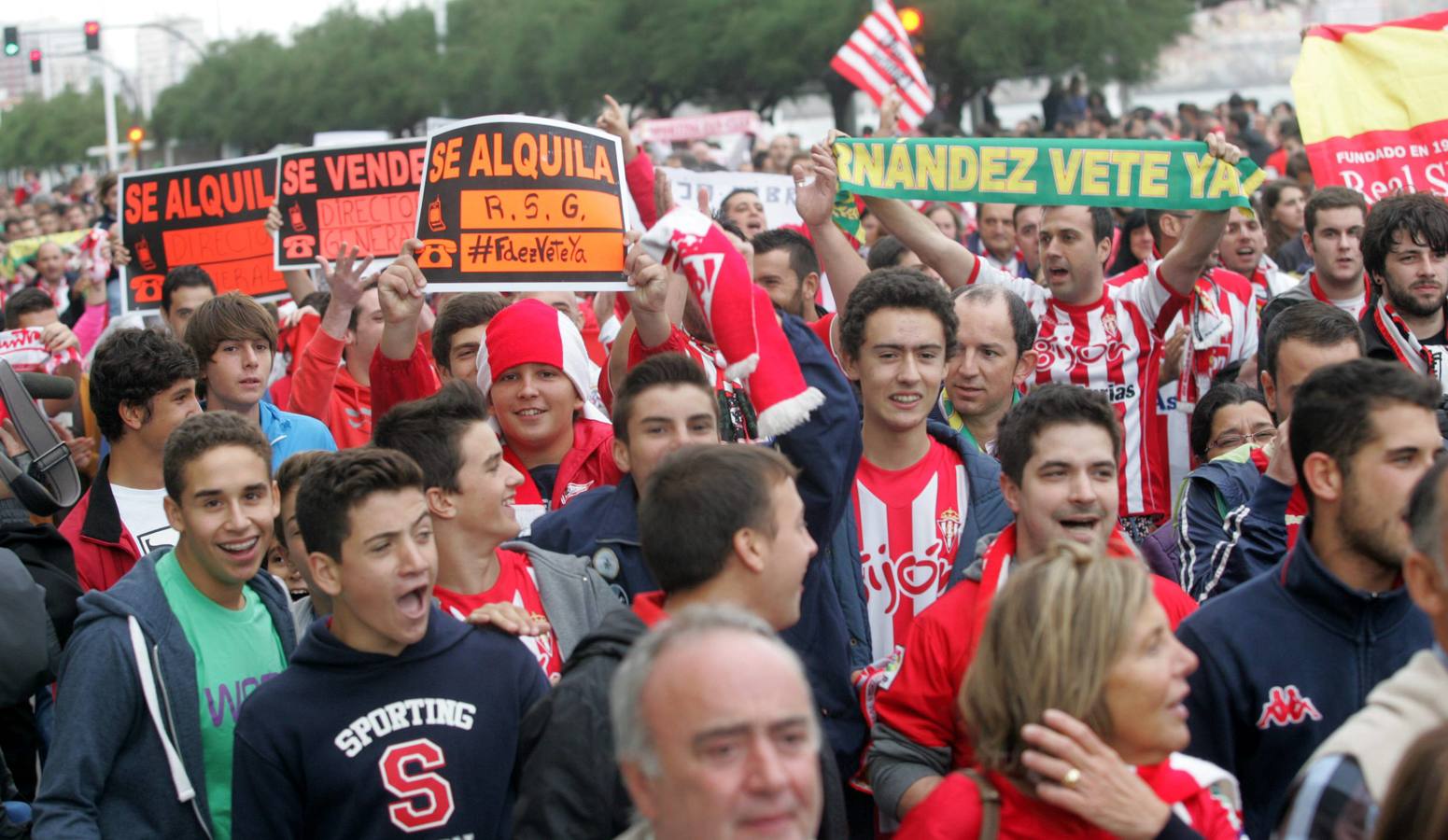 Protesta rojiblanca por la gestión del Sporting