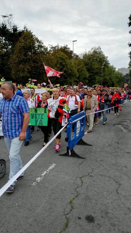 Protesta rojiblanca por la gestión del Sporting