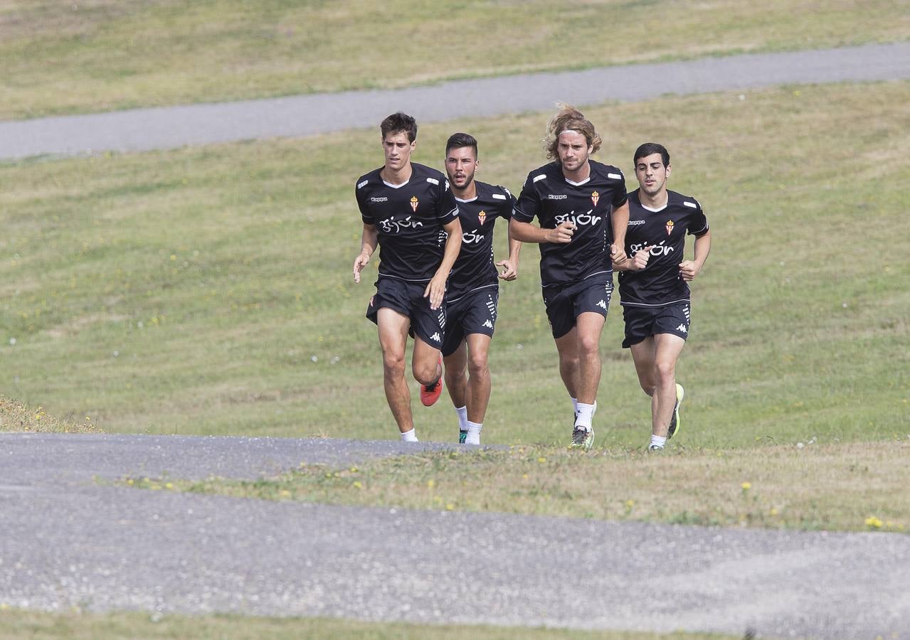 Entrenamiento del Sporting en la playa